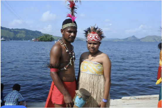 Pakaian Adat SUku Biak di Papua
