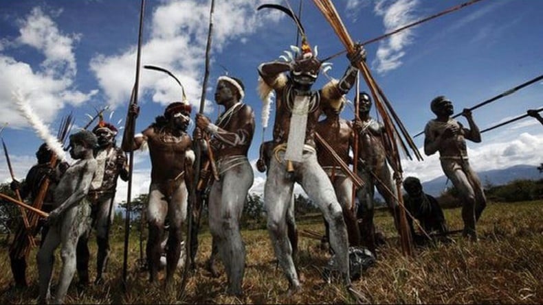 Koteka di Era Modern: Antara Pelestarian Adat dan Tantangan Globalisasi